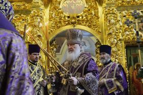 Патриарх Кирилл освятил храм Черниговского подворья в Москве