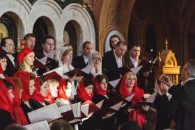 Московский Синодальный хор даёт концерты для российских военнослужащих в Сирии