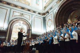 Сводный хор певчих Московской городской епархии под управлением Алексея Пузакова принял участие в Торжественном богослужении 4 декабря